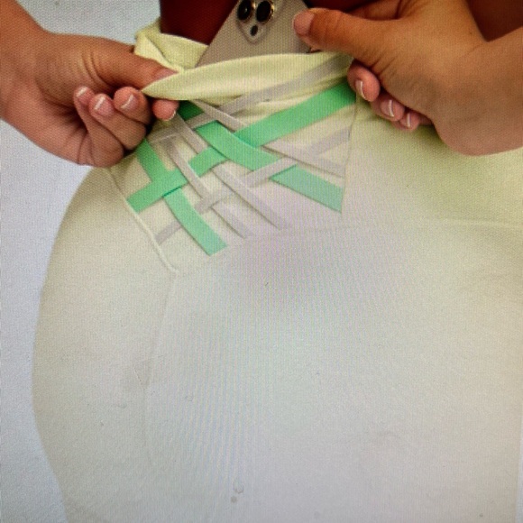 Fabletics Boost PowerHold High-Waisted 7/8 Active Legging Cream/Green/Lavender - Picture 2 of 11